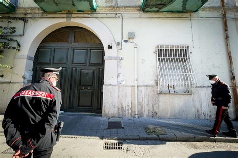 Ragazza Strangolata A Napoli Il Presunto Omicida Compr Un Gratta E