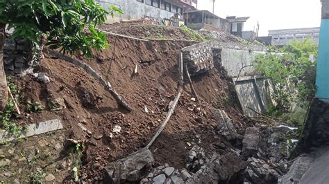 Tanah Longsor Di Sdn Lempongsari Kelurahan Lempongsari Kecamatan