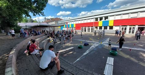 Vosges Mirecourt La Kermesse De L Cole Simone Veil Fait Un Carton