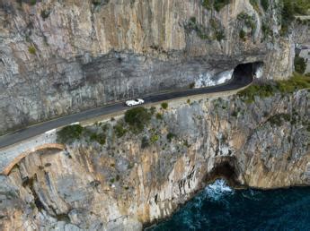 Automobilismo Sorrento Roads By 1000 Miglia 2024 Ai Nastri Di Partenza