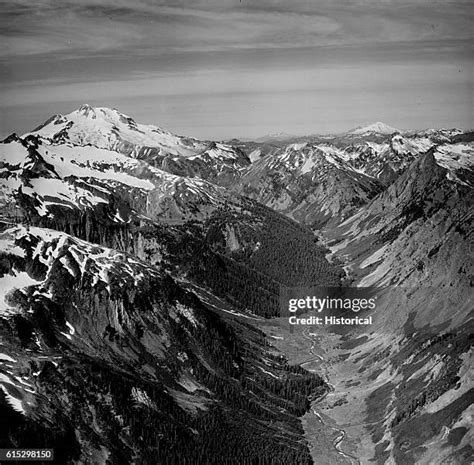 112 Glacial Trough Stock Photos High Res Pictures And Images Getty