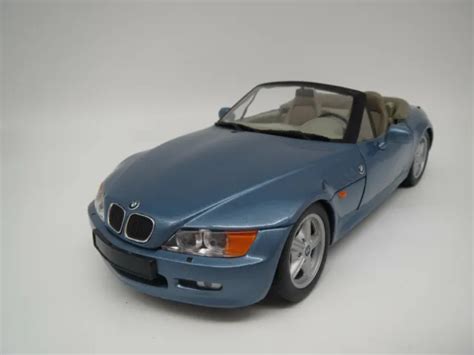 Ut Models Bmw Z Roadster James Bond Blau Met Ohne Verpackung