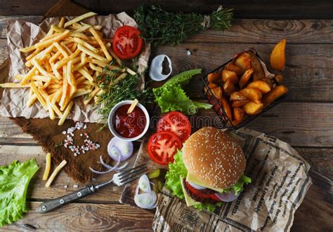 Hamburguer Caseiro Batatas Fritadas Batatas Fritas Grupo Do Fast