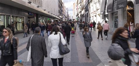 La Confianza De Los Consumidores Se Retrae Un Punto Y Medio En Febrero