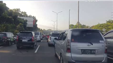 Tol Jagorawi Arah Puncak Padat Polri Terapkan Contraflow