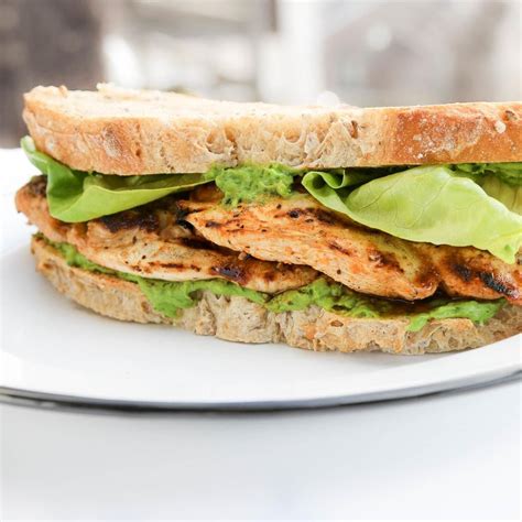 Sándwich De Pollo Con Hierbas De 1872 Kcal Receta Fácil En La App Avena
