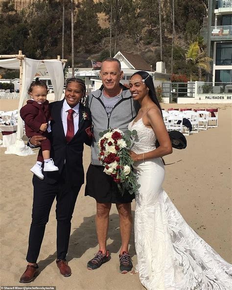 Tom Hanks Photobombs Tearful Brides Pre Nuptials Shoot In Pittsburgh