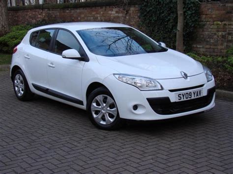 Finance Available White 2009 Renault Megane Expression 16 Vvt 5dr 1