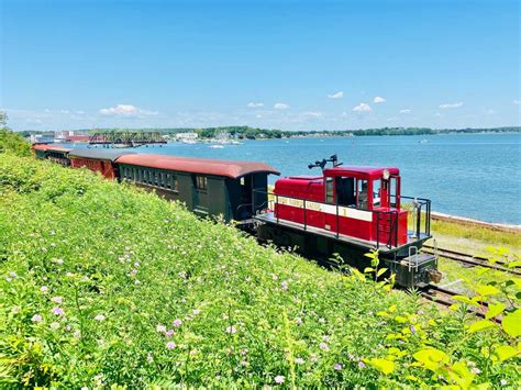 Scenic Train Ride Maine Narrow Gauge Railroad Co Museum