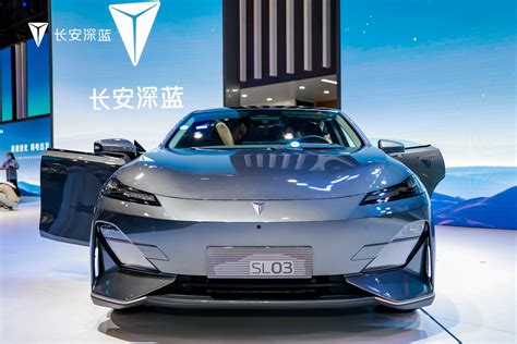 与model 3展开直接竞争，长安深蓝sl03满电出发搜狐汽车搜狐网