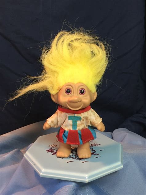 Vintage Cheerleader Troll Doll Yellow Hair Team T TNT Troll 1991