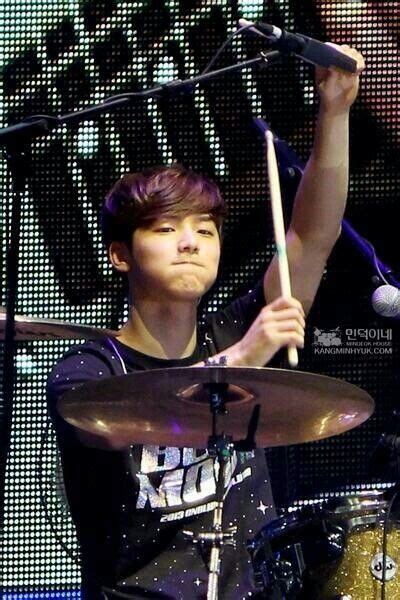 Cnblue Kang Min Hyuk Drumming