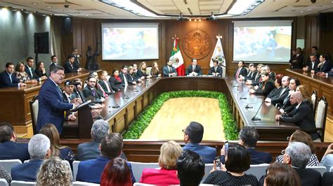 Recibe UANL Medalla al Mérito Ecológico Vida Universitaria