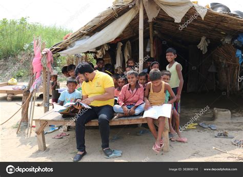 Poor Indian Slum Village Students Studying School Teachers Noida India ...