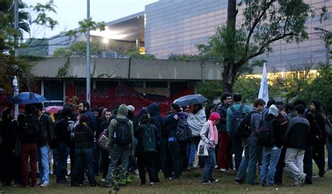 Alunos da USP peitam Justiça e mantêm ocupação da reitoria Brasil 247