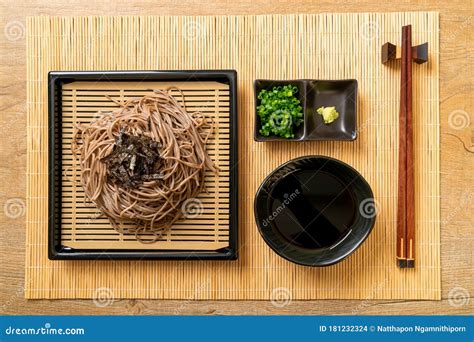 Nouilles De Soba De Sarrasin Ou Ramen Zaru Froid Photo Stock Image Du