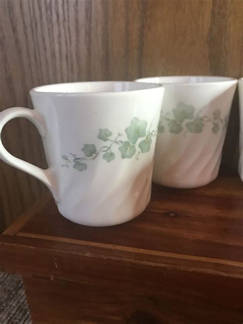 SET OF 4 VINTAGE CORELLE CALLAWAY IVY SWIRL COFFEE MUGS TEA CUPS