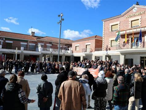 Concentració a Mequinensa en defensa del català F E Barcelona