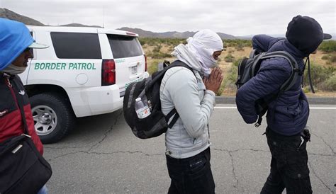 Fbi Searching For Immigrants Who Crossed Us Mexico Border With Isis Affiliated Smuggler