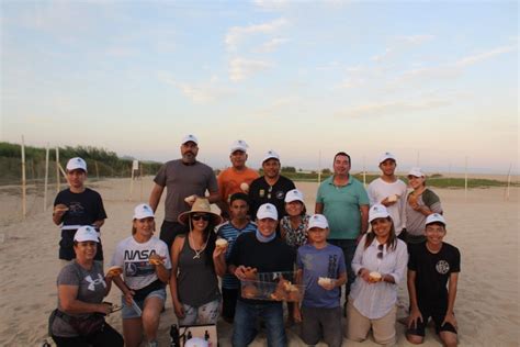 Integrantes del Programa Municipal de Protección a la Tortuga Marina de