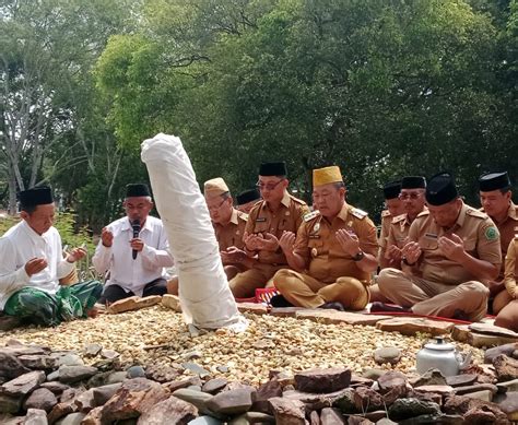 Hut Konawe Ke Harmin Ramba Bersama Jajaran Ziarah Makam Raja