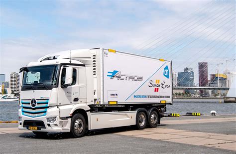 The Electric Heavy Truck Mercedes Benz EActros Is Now Operating