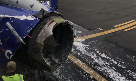 Southwest Airlines Plane Suffers Engine Explosion Killing 1 Bno News