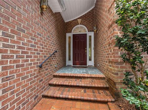 114 Wendover Rd Greenwood SC 29649 Zillow