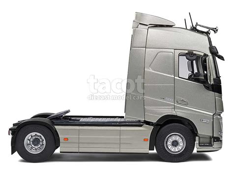 Volvo FH Globetrotter XL 2021 Solido 1 24 Autos Miniatures Tacot