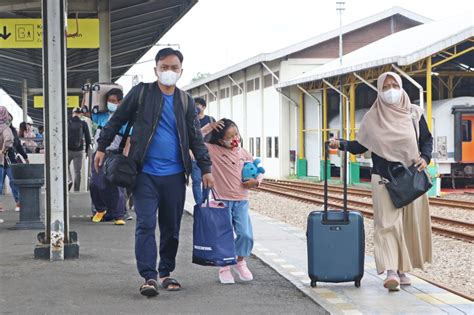 Libur Maulid Nabi Penumpang Kereta Api Jarak Jauh Melonjak