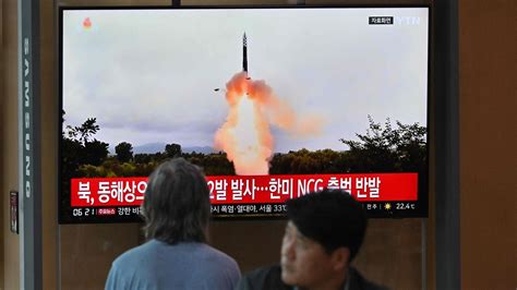 North Korea Tests Two Missiles After Us Nuclear Sub Sails To South