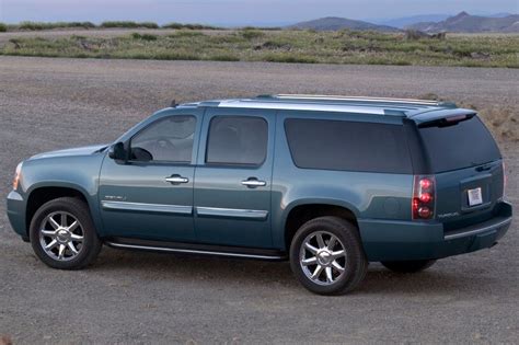 2013 GMC Yukon XL Pictures - 110 Photos | Edmunds