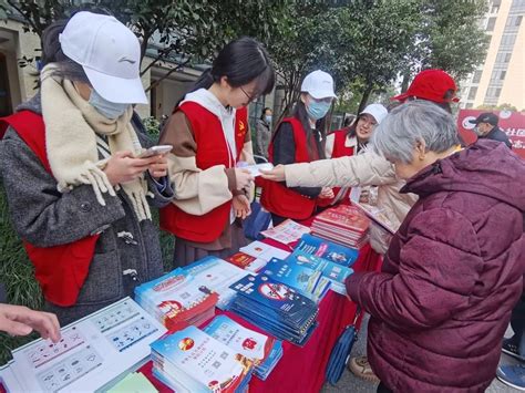 分发五水共治宣传册