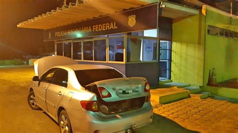 Carro de luxo roubado em Goiás é recuperado na BR 104 em Caruaru