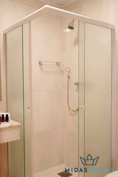 5 Common Types Of Shower Screens You Can Install For Your Hdb Flat In