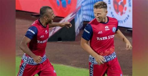 Isl Greg Stewart Scores Late Penalty As Jamshedpur Edge Mumbai