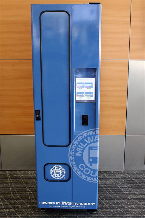 Mitchell Airport adds MCTS M•CARD Kiosk for intermodal travel