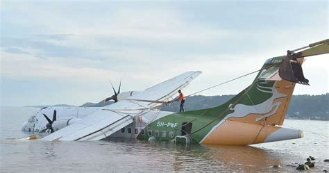 Tanzanie Morts Apr S Un Crash D Avion Dans Le Lac Victoria