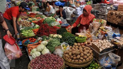 Harga Sayur Di Pasar Tradisional Masih Terpantau Tinggi Bisnis