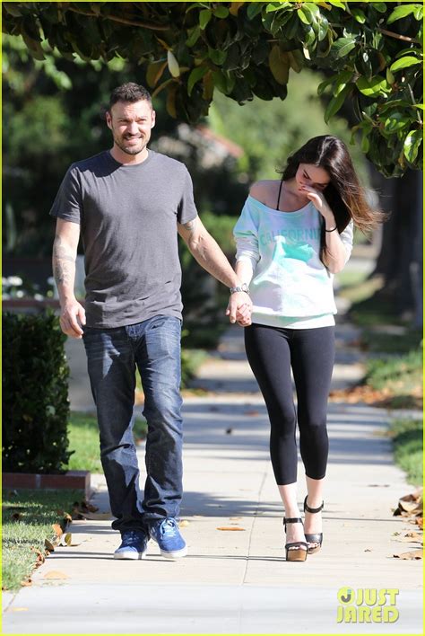 Megan Fox Pregnant Stroll With Brian Austin Green Photo 2672576