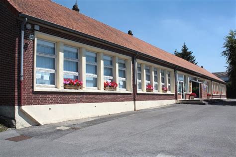 Ancien Groupe Scolaire Des Moulins Bleus Actuelle Mairie De L Etoile