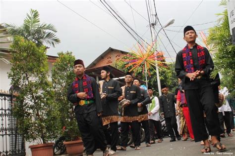 Tradisi Palang Pintu Cara Masyarakat Betawi Menguji Pengantin Pria