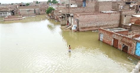 Pakistan Declares National Emergency After 937 People Die Due To Floods