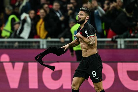 Milan Pronto Il Rinnovo A Giroud Ecco La Nuova Cifra Per Lattaccante