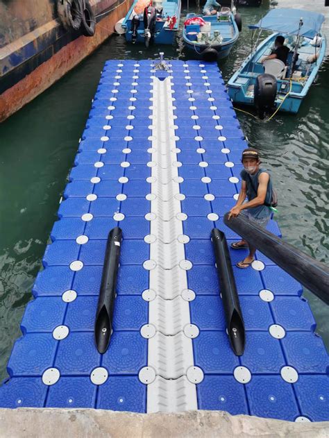 High Density Polyethylene Modular Floating Dock Pontoon For Jet Ski