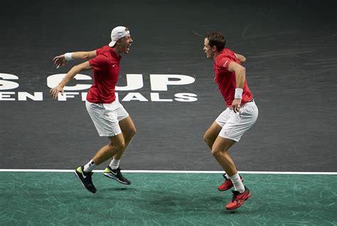 Canada completes stunning comeback to reach Davis Cup semis - Tennis Canada