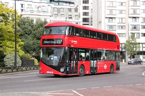 136626 Arriva London South LN LTZ1318 Park Lane London Ken