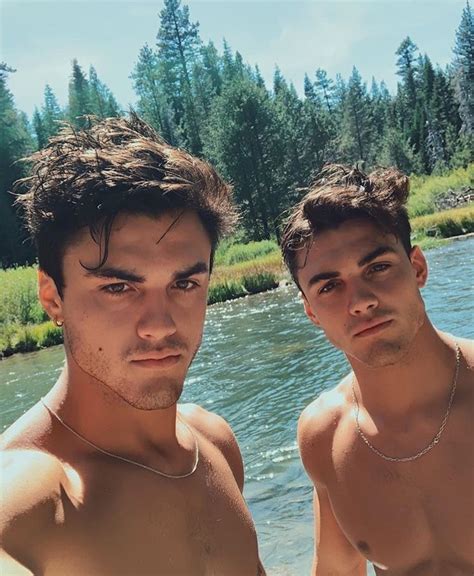 Ethan And Grayson Dolan Ethan Dolan Dolan Twins Wallpaper Dollan