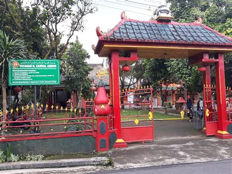 Unik Di Salatiga Masjid Berbentuk Klenteng Dan Dipenuhi Ornamen Khas