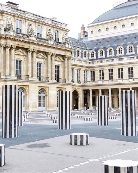 Les Colonnes De Buren Palaisroyal Colonnes De Buren Colonnes